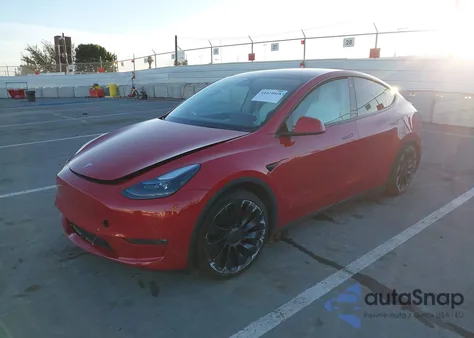 2022 Tesla Model Y Performance Dual Motor All-Wheel Drive z USA, uszkodzony, nr VIN 7SAYGDEFXNF511441
